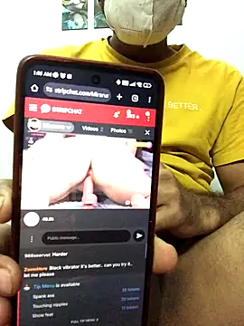 Snapshot of fitboy2107 chatting on 10-25-25, 07:36 fitboy2107 online show from 10-25-25, 07:36