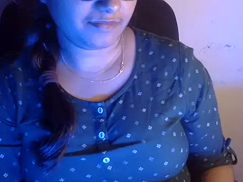 Snapshot of Aanya_Hazel chatting on 09-27-25, 04:46 Aanya Hazel online show from 09-27-25, 04:46