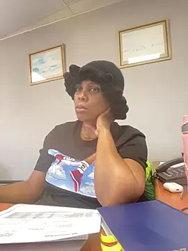 Snapshot of 031bubbles chatting on 06-11-26, 10:12 031bubbles online show from 06-11-26, 10:12