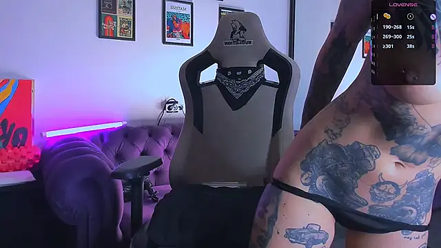 Snapshot of crazy_Babyy6996 chatting on 09-22-25, 10:54 crazy Babyy6996 online show from 09-22-25, 10:54