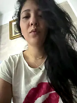 Snapshot of PrincessYYara chatting on 10-17-25, 03:54 PrincessYYara online show from 10-17-25, 03:54