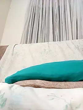 Marian Zeller online show from 12-21-25, 06:48