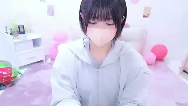 Hinata Sun online show from 04-14-26, 04:06