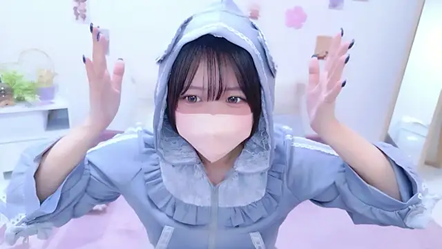 Hinata Sun online show from 06-17-26, 12:48