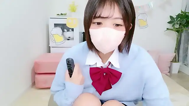 Snapshot of Hinata_Sun chatting on 09-26-25, 10:44 Hinata Sun online show from 09-26-25, 10:44