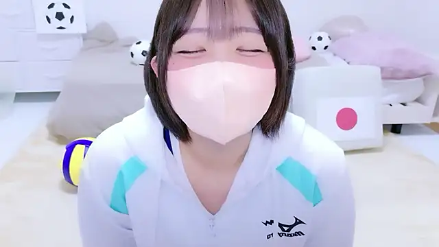 Hinata Sun online show from 06-15-26, 12:05
