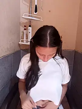 Lahila  online show from 04-18-26, 08:42