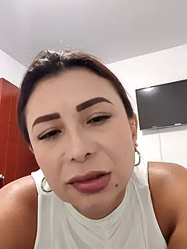 mia mancinii online show from 07-19-26, 08:01