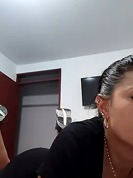 mia mancinii online show from 07-07-26, 01:30