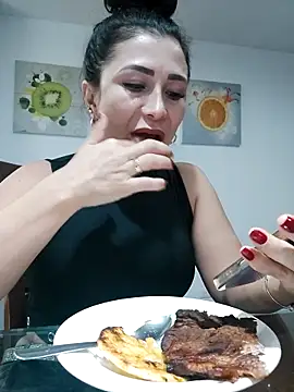 mia mancinii online show from 12-19-25, 01:09