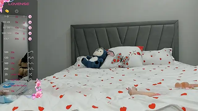 qimiiqo online show from 09-24-25, 05:08