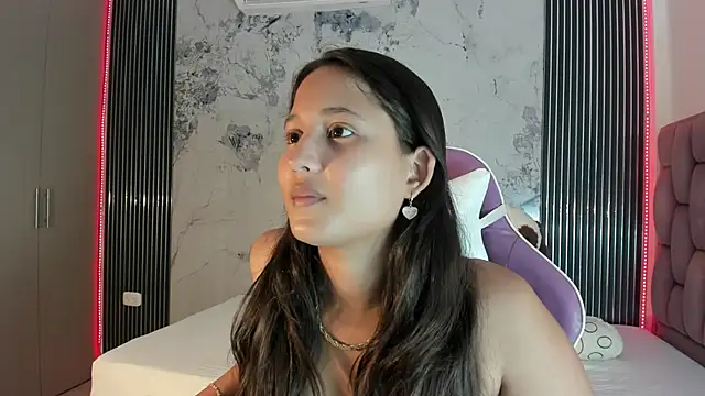 Snapshot of Laly_Cherry_ chatting on 10-30-25, 12:36 Laly Cherry online show from 10-30-25, 12:36