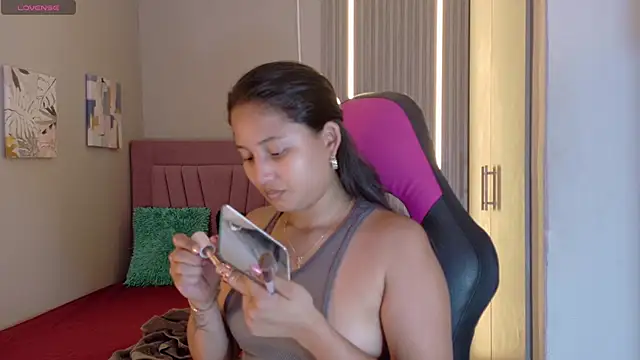 Snapshot of Laly_Cherry_ chatting on 11-05-25, 12:41 Laly Cherry online show from 11-05-25, 12:41