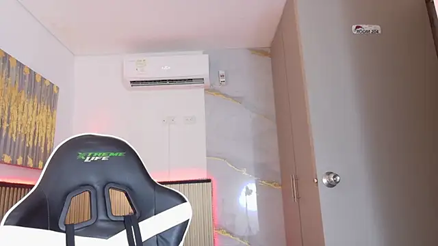 Snapshot of Laly_Cherry_ chatting on 12-05-25, 12:15 Laly Cherry online show from 12-05-25, 12:15