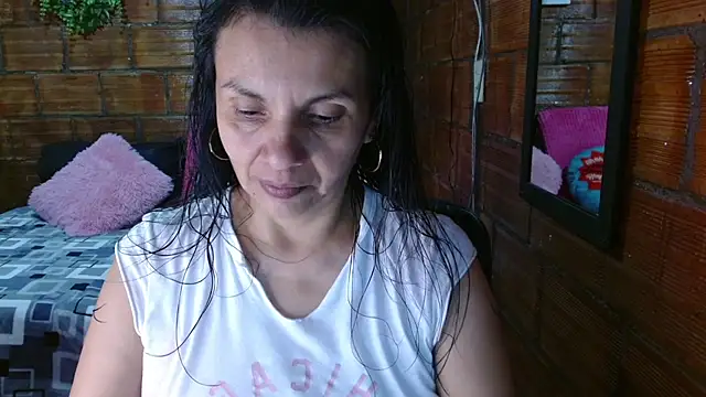 Snapshot of Milf_Fantassyy chatting on 09-16-25, 03:40 Milf Fantassyy online show from 09-16-25, 03:40