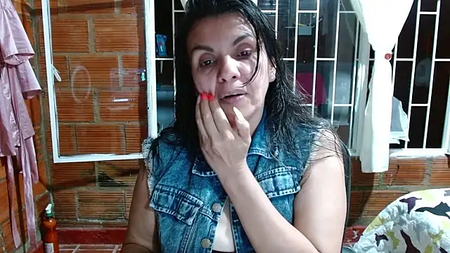 Snapshot of Milf_Fantassyy chatting on 09-09-25, 03:38 Milf Fantassyy online show from 09-09-25, 03:38