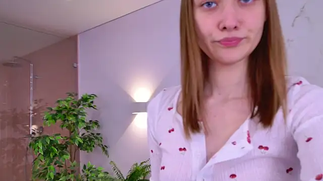 AmadaReine online show from 10-12-25, 04:08