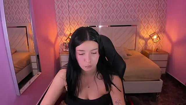 Snapshot of CHRISTY_TEIGEN4 chatting on 02-25-26, 07:25 CHRISTY TEIGEN4 online show from 02-25-26, 07:25