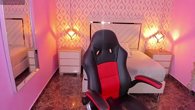 CHRISTY TEIGEN4 online show from 09-23-25, 07:21