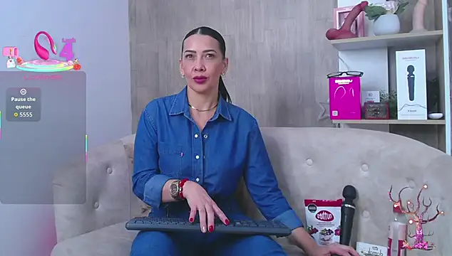 cortney tayler online show from 10-29-25, 03:11