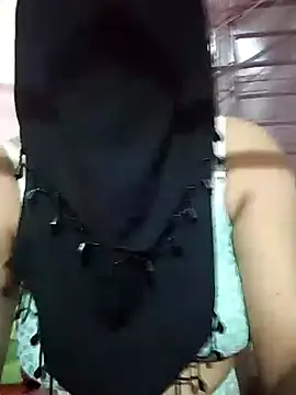 Snapshot of hezabi_queen07 chatting on 09-23-25, 06:04 hezabi queen07 online show from 09-23-25, 06:04