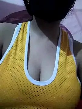 Snapshot of hezabi_queen07 chatting on 09-14-25, 05:35 hezabi queen07 online show from 09-14-25, 05:35