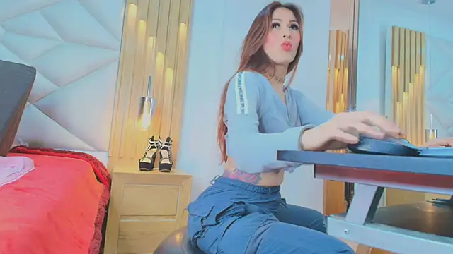 Rose Nichols online show from 11-26-25, 03:17