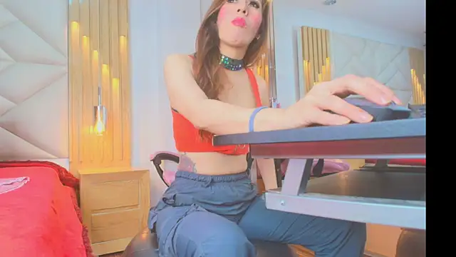 Rose Nichols online show from 11-14-25, 03:10