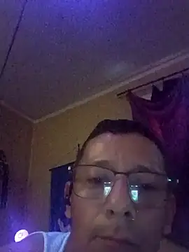 Snapshot of tonder69 chatting on 10-05-25, 01:46 tonder69 online show from 10-05-25, 01:46