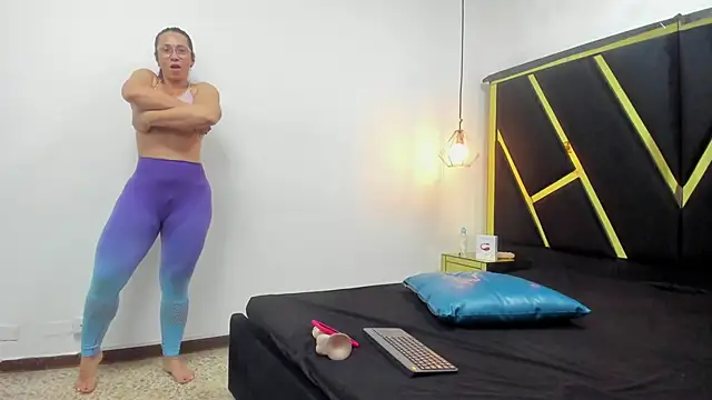 agatha fit online show from 05-15-26, 12:58
