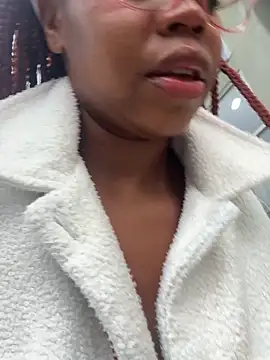 Snapshot of Sweet-Jade chatting on 09-18-25, 09:40 Sweet-Jade online show from 09-18-25, 09:40