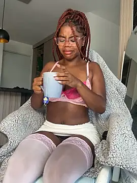 Snapshot of Sweet-Jade chatting on 09-15-25, 09:37 Sweet-Jade online show from 09-15-25, 09:37