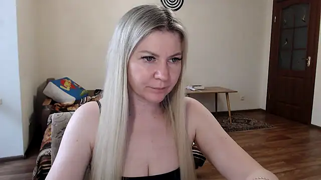Snapshot of ParadiseAlina chatting on 07-06-26, 02:35 ParadiseAlina online show from 07-06-26, 02:35