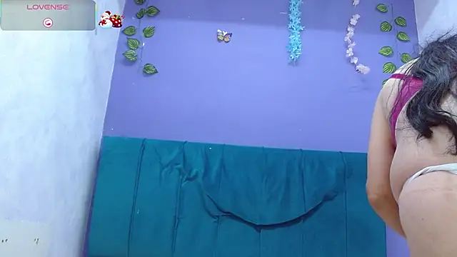 andrealopezcm101 online show from 11-28-25, 11:21