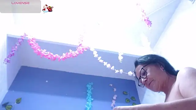 andrealopezcm101 online show from 12-21-25, 12:18