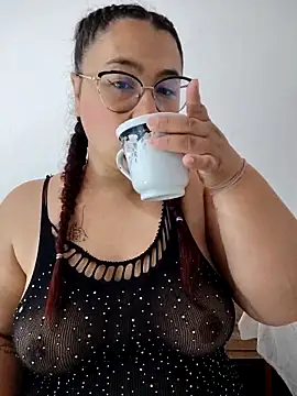 Freyacooper online show from 11-28-25, 11:43