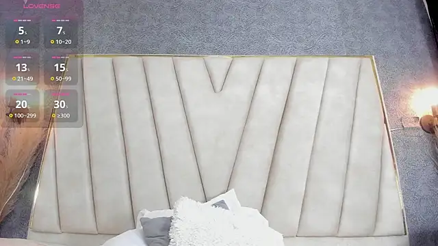 Snapshot of AlyssAlvarado chatting on 09-28-25, 02:40 AlyssAlvarado online show from 09-28-25, 02:40