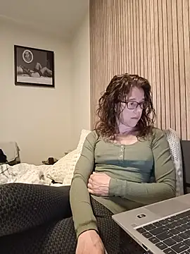 JezebelDutch online show from 05-18-26, 06:40