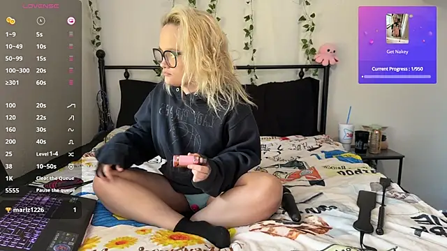 xxNaughtyNicolexx online show from 09-12-25, 10:31