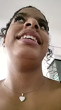 Snapshot of SheyLopez chatting on 06-18-26, 01:26 SheyLopez online show from 06-18-26, 01:26