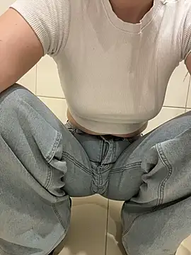 Cumonmme online show from 11-14-25, 08:23