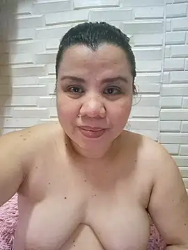 hotlyn45 online show from 11-26-25, 01:49