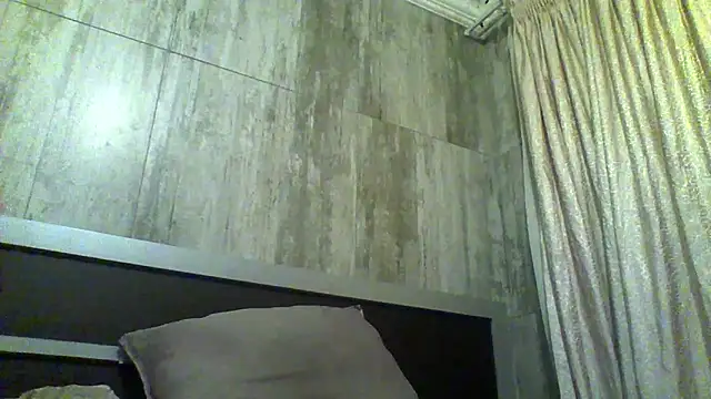 longdickson12345 online show from 02-10-26, 05:45