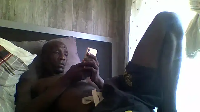 longdickson12345 online show from 02-11-26, 05:51