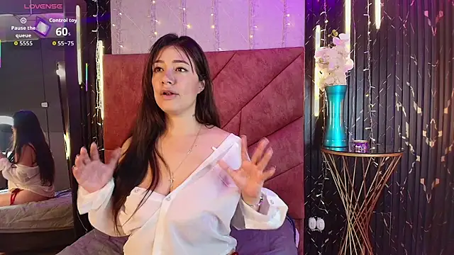 Shalyn Lux online show from 12-19-25, 03:10