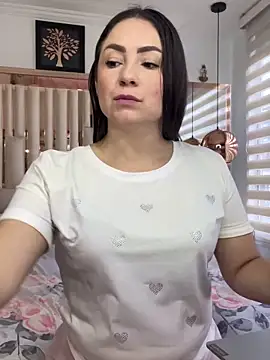 Amelia laurent online show from 10-15-25, 08:17