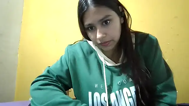 Snapshot of zairabreze chatting on 09-16-25, 12:50 zairabreze online show from 09-16-25, 12:50