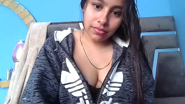 Snapshot of zairabreze chatting on 09-20-25, 02:44 zairabreze online show from 09-20-25, 02:44