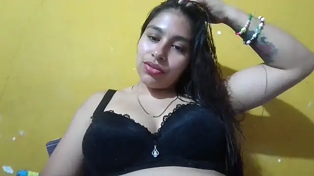 Snapshot of zairabreze chatting on 10-08-25, 03:46 zairabreze online show from 10-08-25, 03:46
