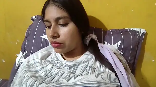Snapshot of zairabreze chatting on 10-06-25, 02:29 zairabreze online show from 10-06-25, 02:29
